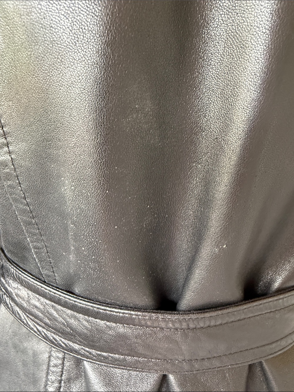 Danier | Leather Belted Coat - Picture 5 of 10